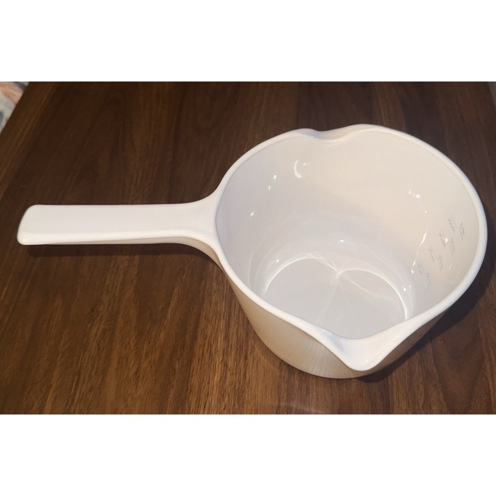 Vintage Corning White 1 Qt Double Spout Sauce Pot Range Oven Micro No Lid